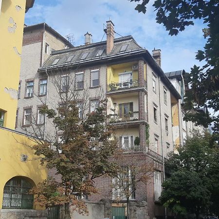 2 Bedroom Apartment Near Heroes Square Budapest Ngoại thất bức ảnh