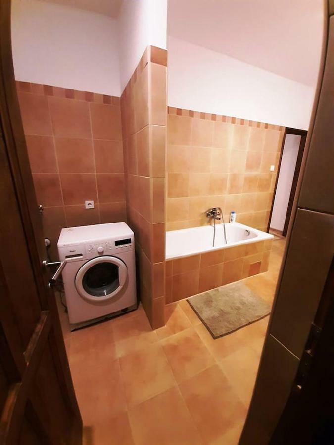 2 Bedroom Apartment Near Heroes Square Budapest Ngoại thất bức ảnh