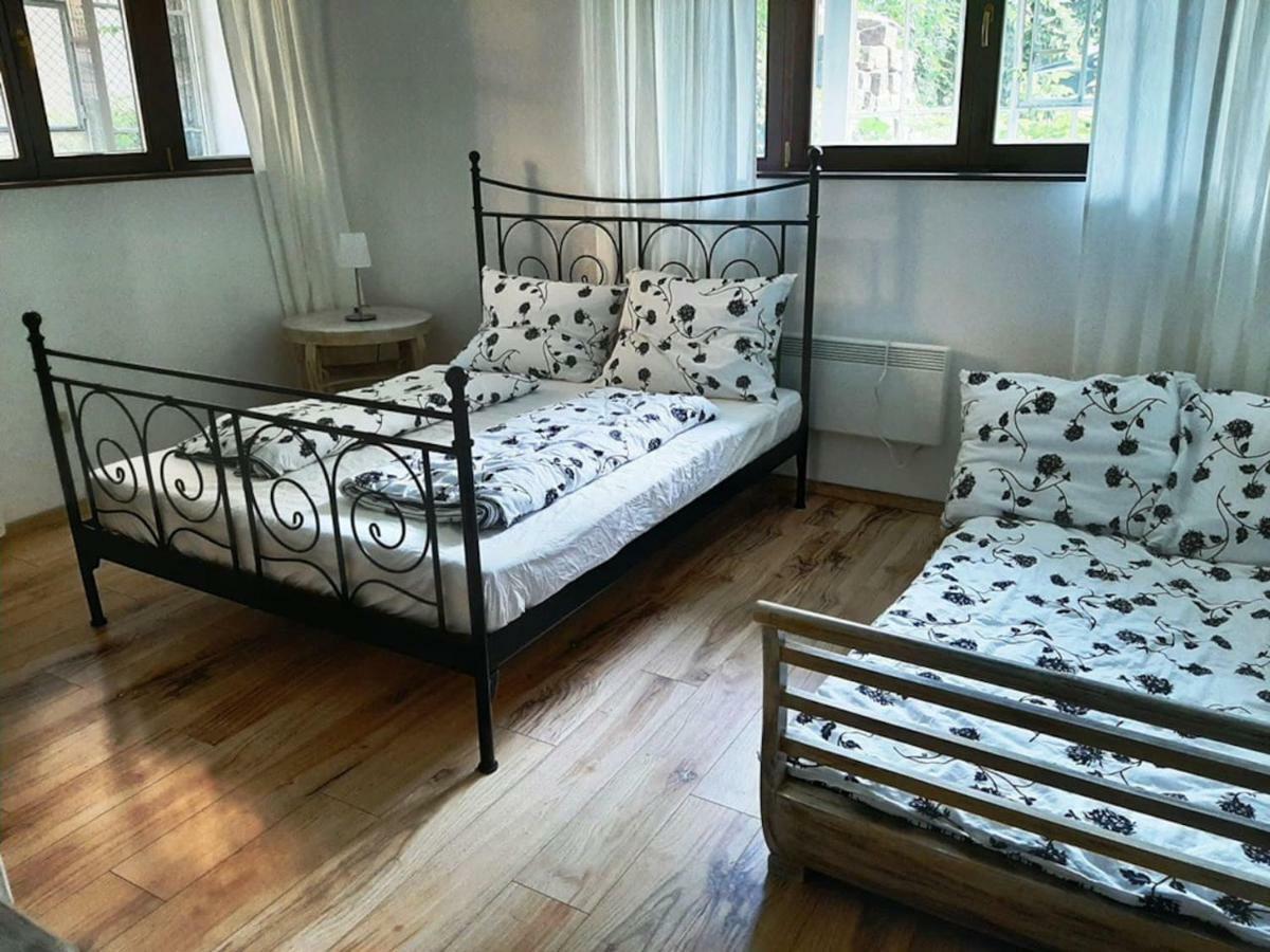 2 Bedroom Apartment Near Heroes Square Budapest Ngoại thất bức ảnh