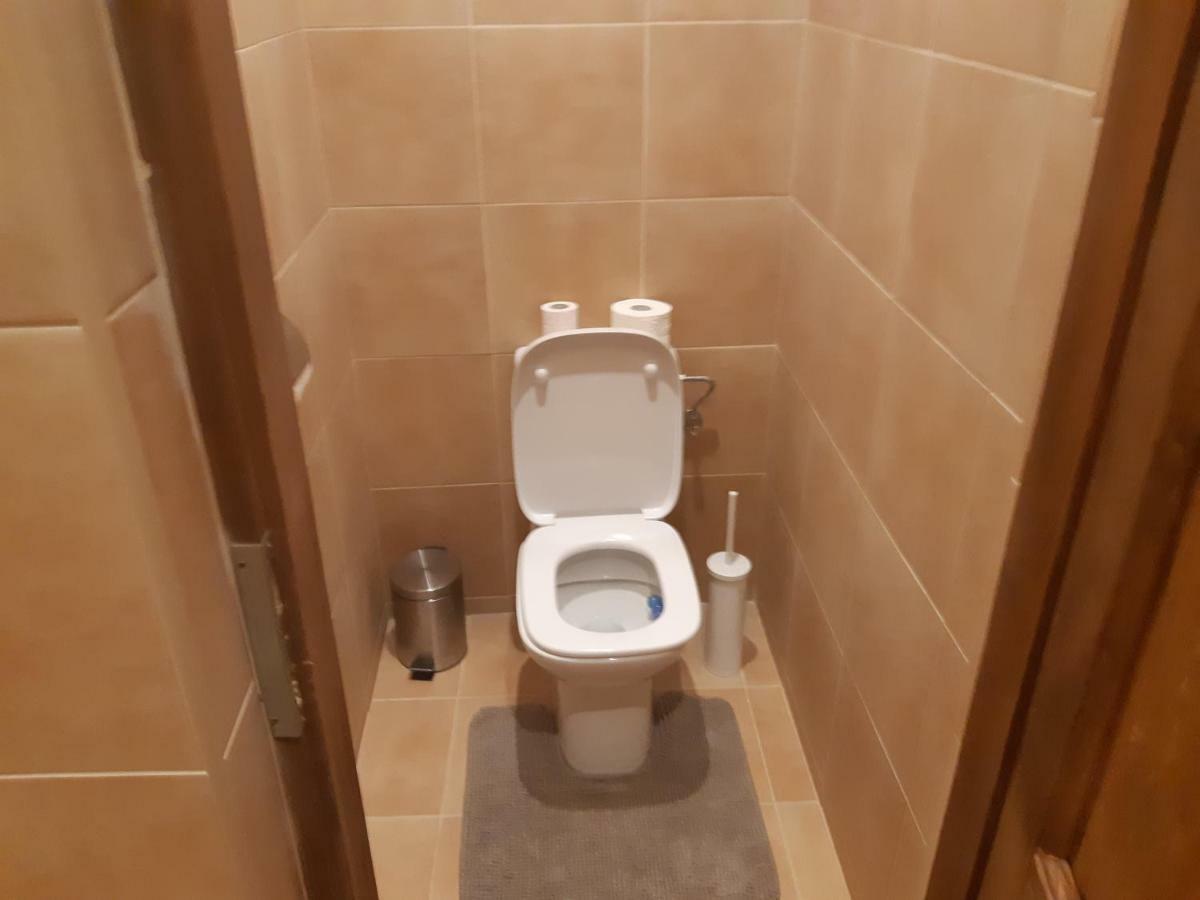 2 Bedroom Apartment Near Heroes Square Budapest Ngoại thất bức ảnh